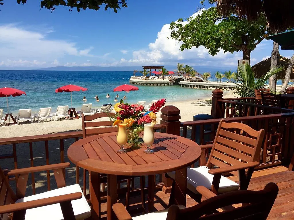 Moulin Sur Mer Beach Resort Монтруи Гаити
